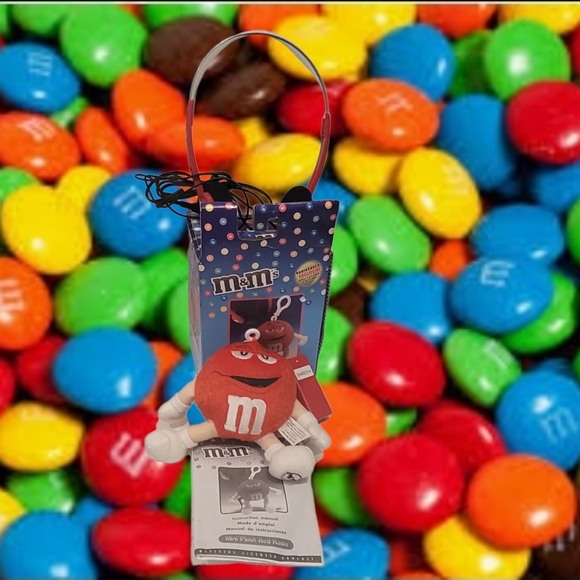 M&M Radioshack Exclusive Collector's Mini Plush Red FM Scan - Picture 5 of 12